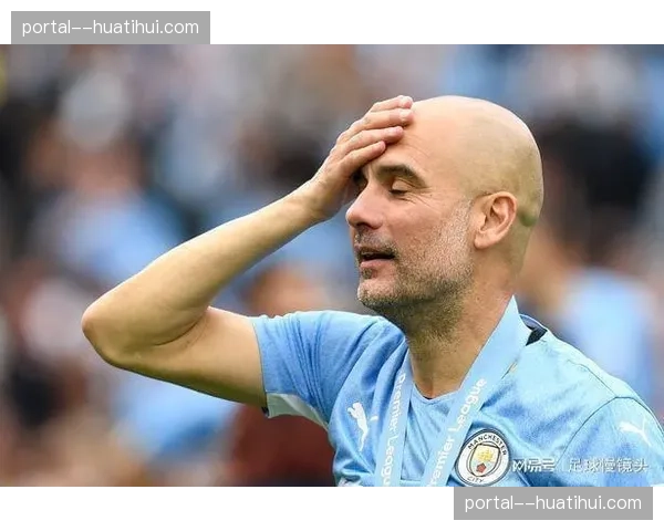 转播镜头捕捉到瓜迪奥拉向场内大喊,疑似指示斯通斯改变防守跟随目标 转播镜头捕捉到瓜迪奥拉向场内大喊,疑似指示斯通斯改变防守跟随目标